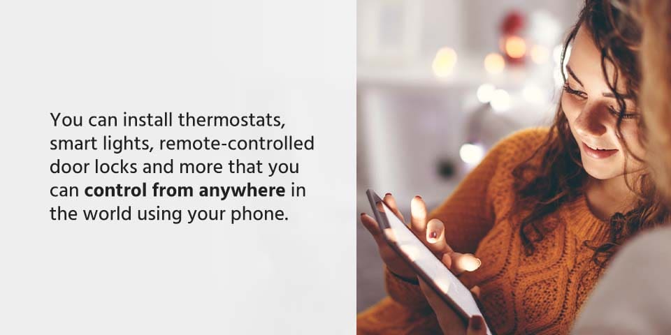women on her phone